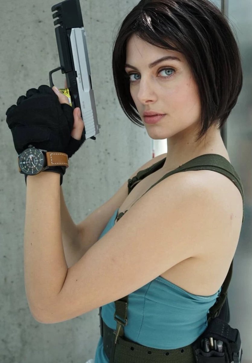 JonnyLeTran5's tweet photo. Julia Voth cosplay as Jill Valentine 😍 #JuliaVoth #JillValentine #Cosplay #cosplayer #beautiful https://t.co/zKrCjZfB0q