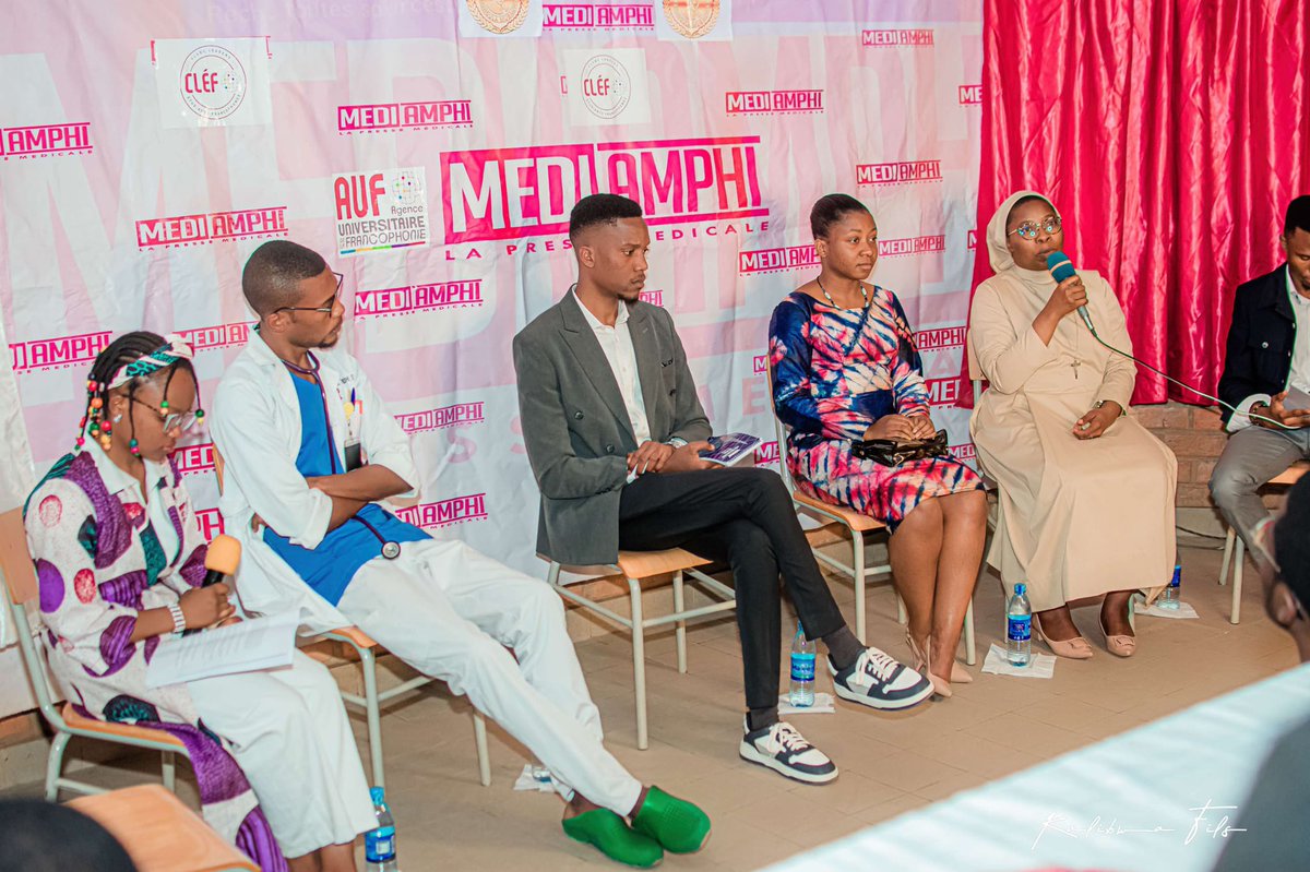 ElvisNymeS's tweet image. Unies par la blouse, portées par la passion.
Merci à la @facmed @ucbukavu pour l’organisation de la belle cérémonie en hommage à la femme médecin 👩🏽‍⚕️✨
Un moment d’inspiration, de sororité et de fierté.
Même blouse, même chance, même excellence !
#FemmeMédecin #Doc2 #Inspiration