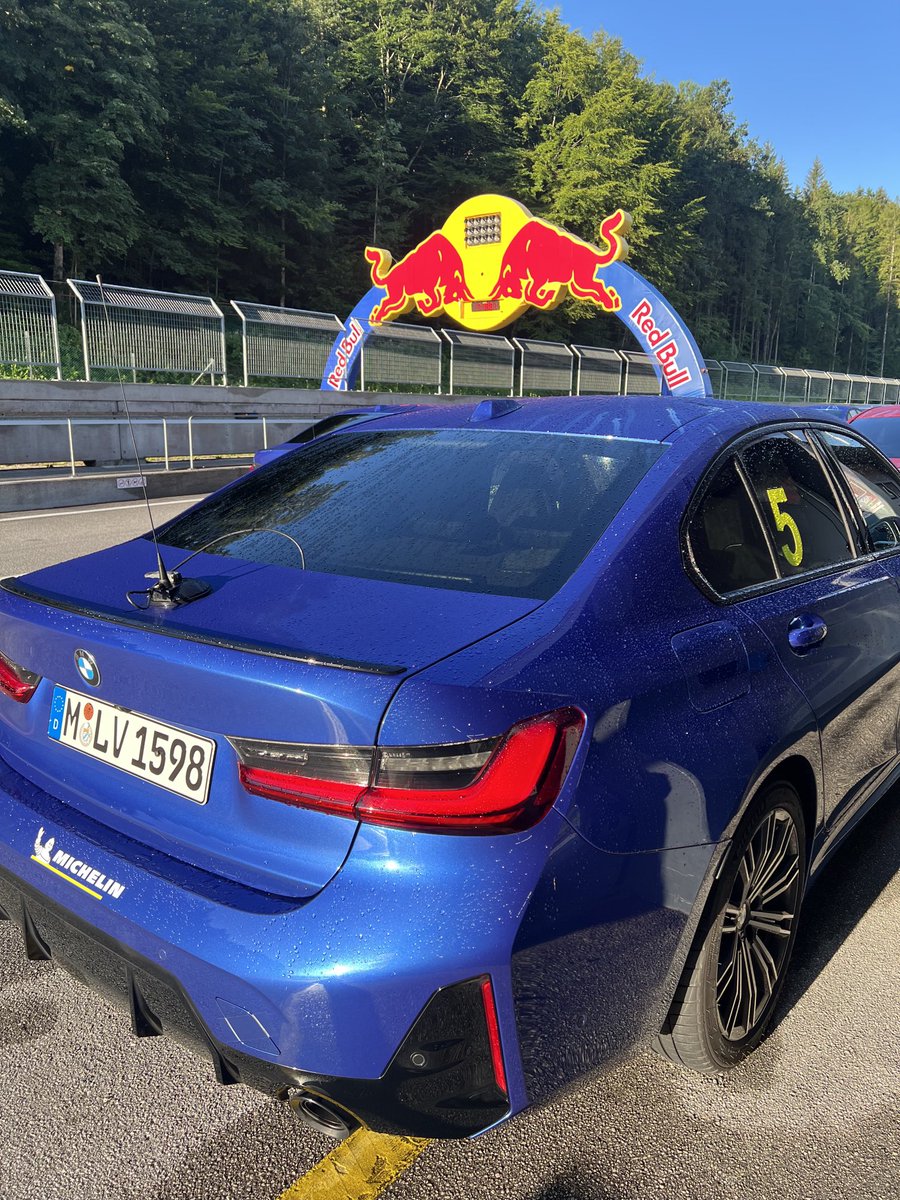 Heute ist ein guter Tag um schnell zu fahren. 😀 #Salzburgring #DrivingExperience