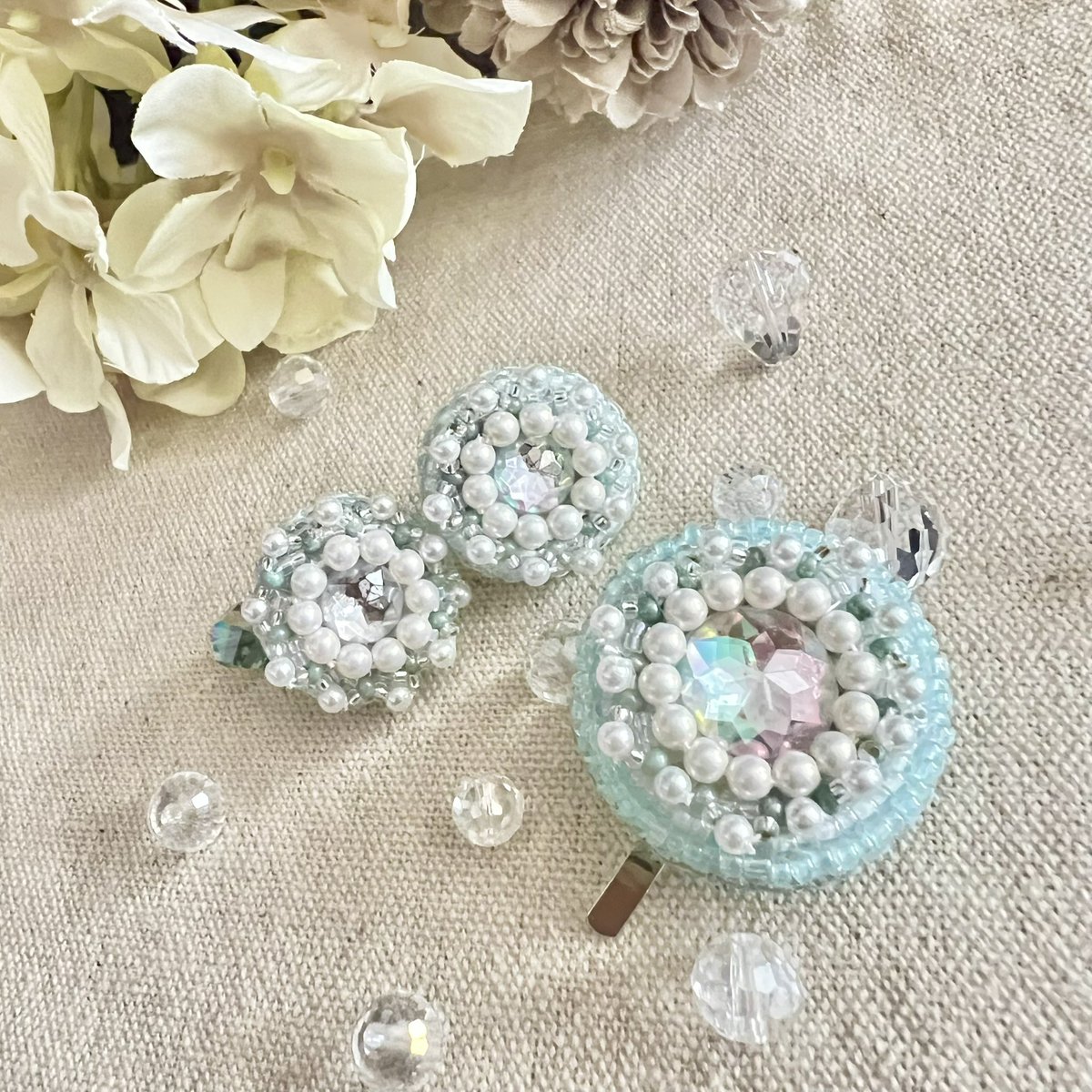 あとりえ ら ぺーる (@atelierlaperle) on Twitter photo #わくわくの贈り物 
キラキラとパールが宝物みたいに光ってわくわくしませんか?プレゼントにもお勧めのひとしなです(*≧∀≦*)💎✨✨
minne.com/items/43537573 
minne.com/items/43401386
minne.com/items/43522877 
#刺繍アクセサリー #ビーズ刺繍 #パールアクセサリー #刺繍ヘアゴム #刺繍ピアス #わくわくの贈り物 
キラキラとパールが宝物みたいに光ってわくわくしませんか?プレゼントにもお勧めのひとしなです(*≧∀≦*)💎✨✨
minne.com/items/43537573 
minne.com/items/43401386
minne.com/items/43522877 
#刺繍アクセサリー #ビーズ刺繍 #パールアクセサリー #刺繍ヘアゴム #刺繍ピアス