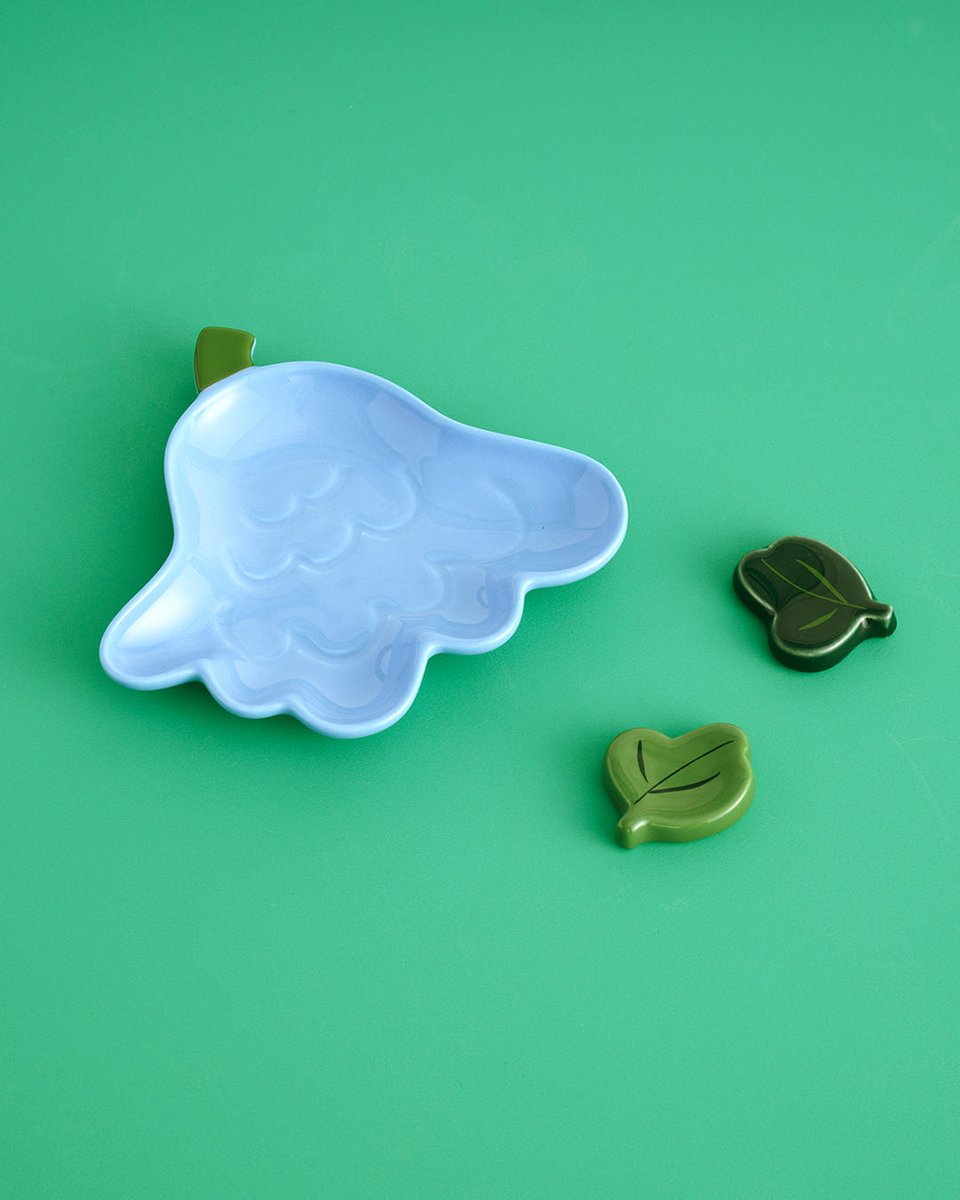 fashionjp's tweet image. #Marimekko（#マリメッコ）が伊勢丹新宿店でポップアップエキシビションを開催🌼

人気デザイナー5名が手掛けた、新作のフローラルプリントが多数展示。

展覧会限定アイテムもチェック！🔻
soen.tokyo/gallery/marime…

@marimekkojapan @isetanshinjuku