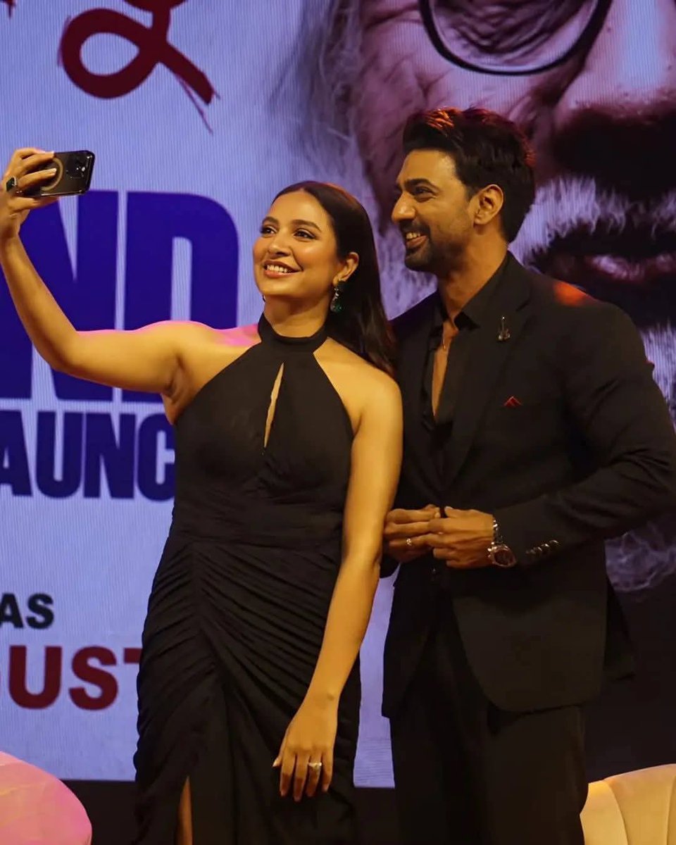 cine_kolkata's tweet photo. Dev and Subhashree's vibe is truly unmatched! 🔥
Their chemistry lit up the stage at the Dhumketu Trailer Launch! ❤️
@idevadhikari @subhashreesotwe
#Dhumketu #Dev #SubhashreeGanguly #DevSubhashree #TrailerLaunch #CelebrityVibes #Reunion #BengaliCinema #cinekolkata https://t.co/CdxVWNEyaW