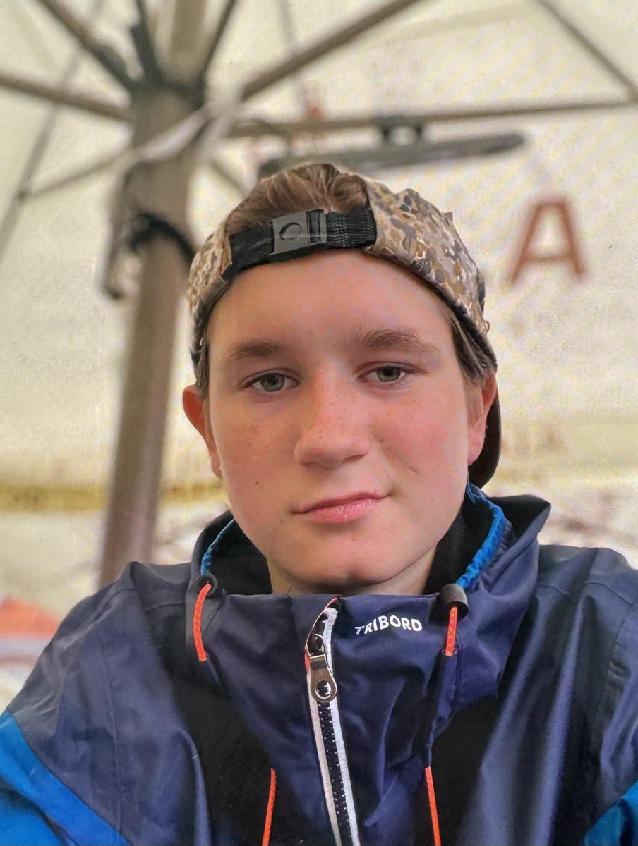 #policijameklē bezvēsts prombūtnē esošo, 2009. gadā dzimušo Mariju Novikovu, kura šā gada 3. augustā izgāja no savas dzīvesvietas Ādažu novadā, Carnikavas pagastā, Gaujā un kopš tā brīža nav zināma viņas atrašanās vieta. Ja zini jaunietes atrašanās vietu, zvani 112!