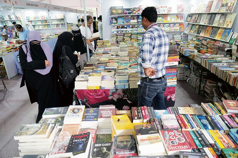 DarKoshal's tweet image. “In today’s digital world full of unethical distractions, books offer lasting love, knowledge &amp;amp; satisfaction,” said Naseer Wani from #Beerwah, #Budgam. He added, the #ChinarBookFestival aims to inspire a new generation of readers. 📚✨ 

#ChinarBookFest2025