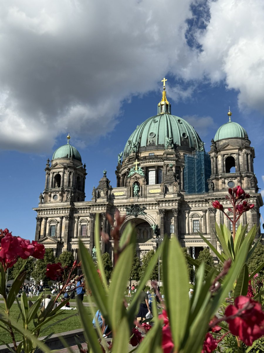 Berlin, you’re stunning – from grand historic buildings to that iconic TV Tower. A city where history whispers and beauty stands tall. #BerlinLove #HistoryInEveryStep