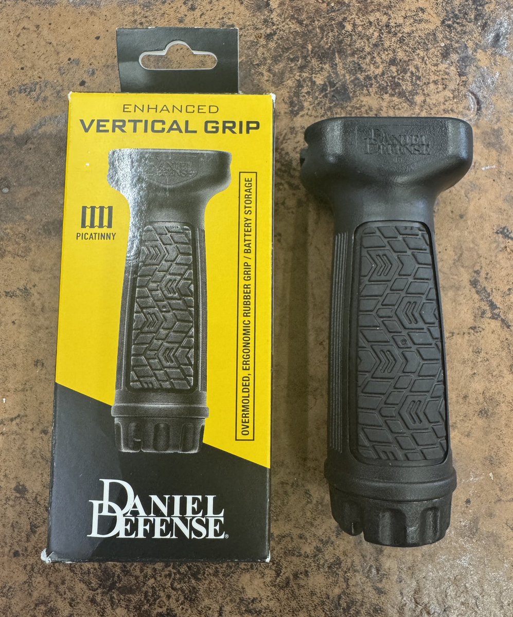 LE装備 GrDxaxGbMAAKtLV.jpg