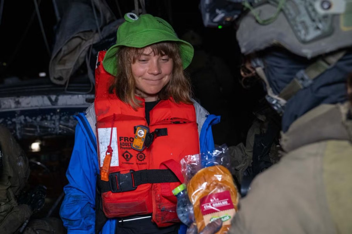 Decameron 🇫🇷🇪🇺🇺🇦🇮🇱👊 (@europitrus) on Twitter photo Le cas <a href="/GretaThunberg/">Greta Thunberg</a> est intéressant parce qu'il met en lumière la faillite de nos dirigeants.
Comment des hommes et des femmes sortis des plus grandes écoles ont-ils pu ériger en étendard les névroses d'une adolescente millénariste déscolarisée?
L'histoire retiendra de ce Le cas <a href="/GretaThunberg/">Greta Thunberg</a> est intéressant parce qu'il met en lumière la faillite de nos dirigeants.
Comment des hommes et des femmes sortis des plus grandes écoles ont-ils pu ériger en étendard les névroses d'une adolescente millénariste déscolarisée?
L'histoire retiendra de ce