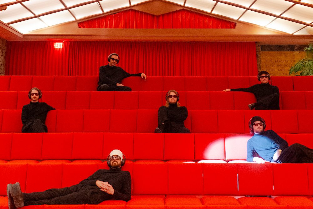 Silent Trade (@silentrademusic) on Twitter photo スムースなネオ・ソウルを奏でるニュージーランド発の注目バンド、Leisure(レイジャー)が新曲「Dominoes」を公開。9月にはこの楽曲を含むアルバム『Welcome to the Mood』をリリース。乞うご期待!youtube.com/watch?v=o1OnFb… スムースなネオ・ソウルを奏でるニュージーランド発の注目バンド、Leisure(レイジャー)が新曲「Dominoes」を公開。9月にはこの楽曲を含むアルバム『Welcome to the Mood』をリリース。乞うご期待!youtube.com/watch?v=o1OnFb…