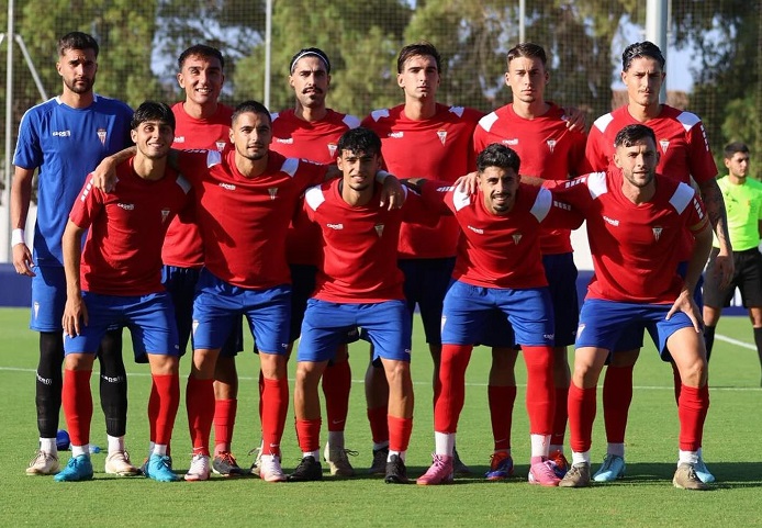 👨‍👩‍👧‍👦| Carita de 𝘃𝘂𝗲𝗹𝘁𝗮 𝗮𝗹 𝘁𝗿𝗮𝗯𝗮𝗷𝗼.

⚽️ En un ratito nos calzamos las botas y a por otra semana de pretemporada.