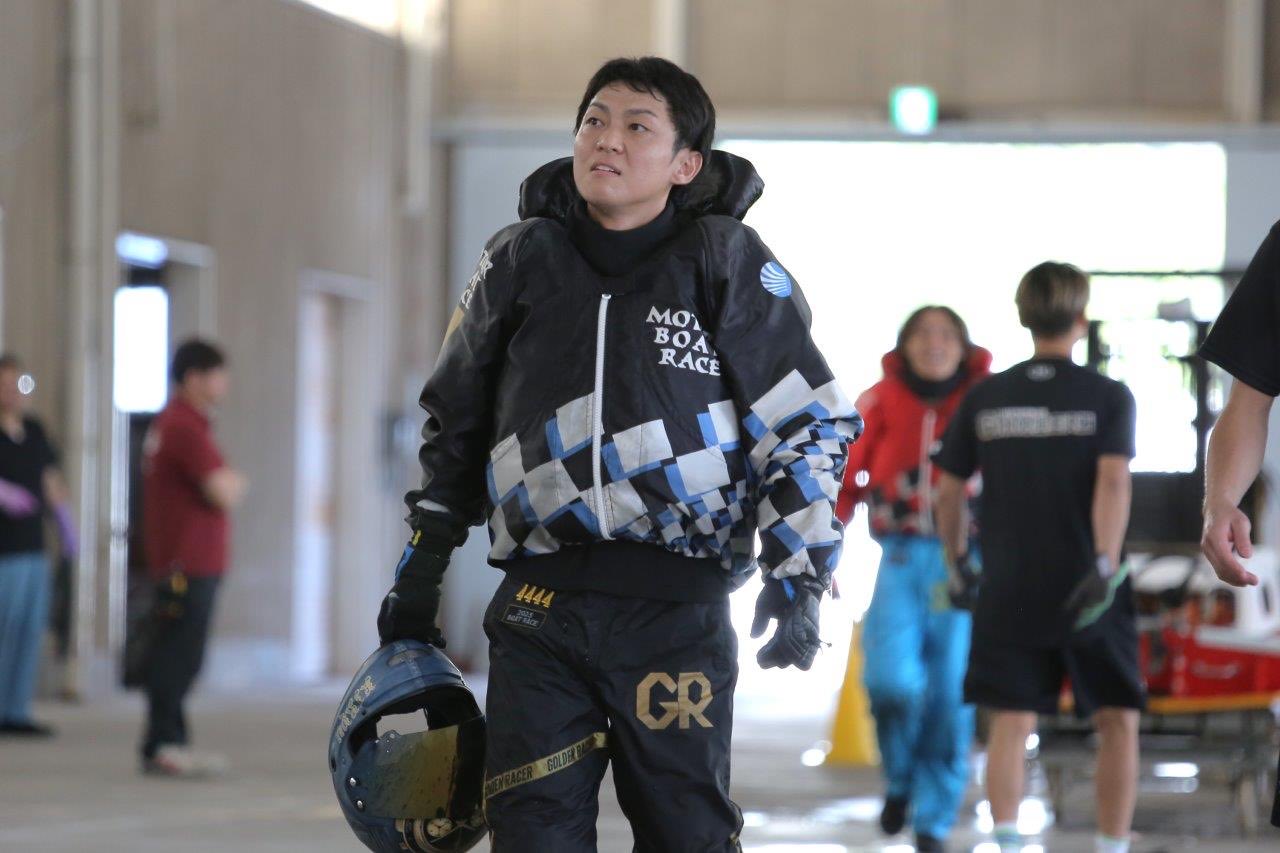 ボートレース　桐生順平選手　ウェア ᝰ✍︎꙳⋆ 2024.12.22✧ ⌖ 𝟜 𝟜 𝟜 𝟜 #桐生順平 選手