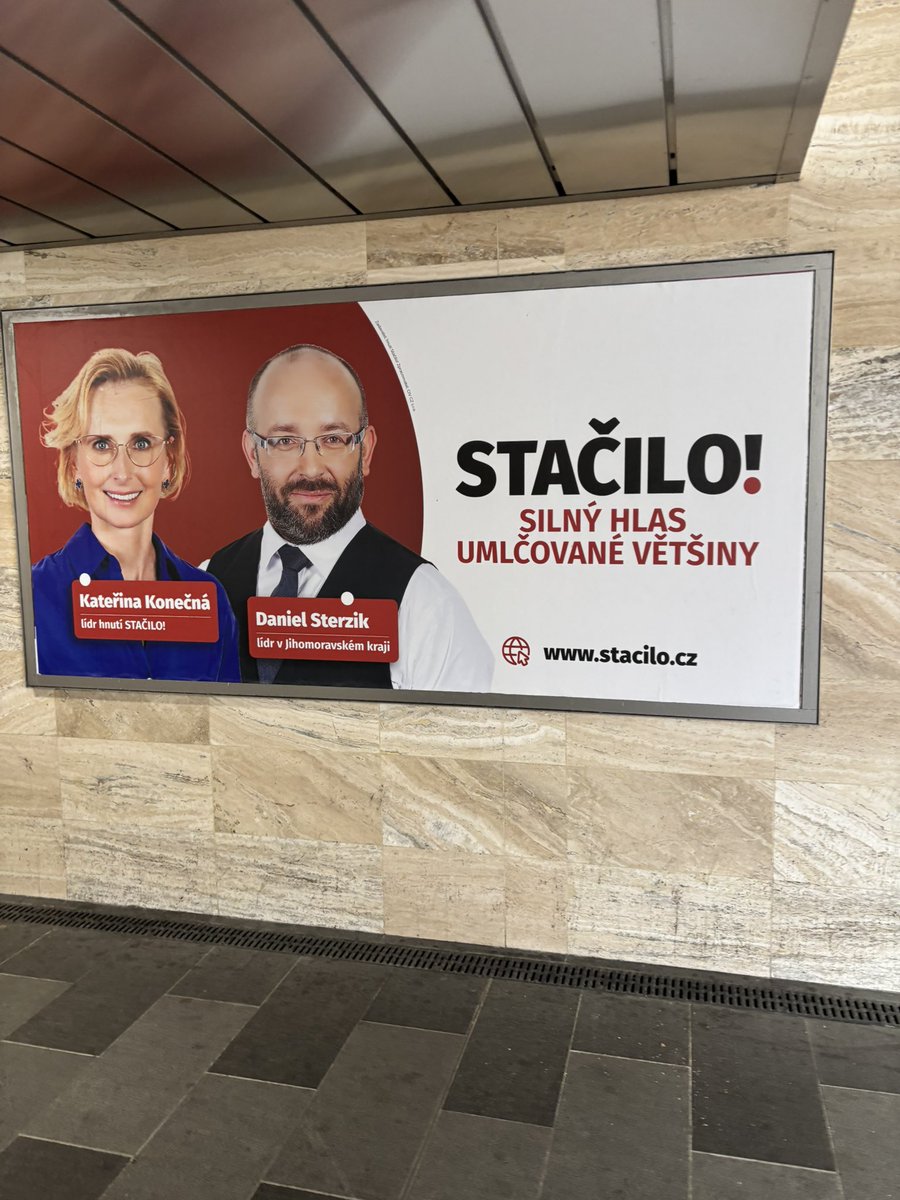 RobSvanda's tweet image. Jak si může dát ta rudá bolševická svině něco takovýho na billboard? 🤮 Víš, kdo tady krvavě umlčoval většinu přes 40 let, @Konecna_K? 🖕