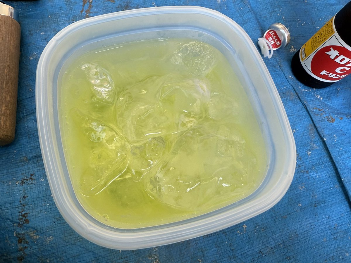 これがこう！
うめーな🥳
しかし屋根は灼熱だ🥵