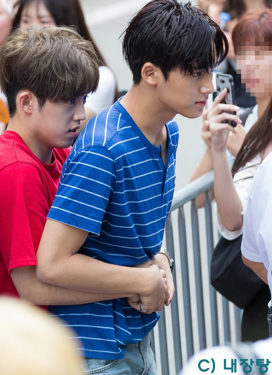 ungdiii_'s tweet photo. 극사실주의 내장탕이 찍은 민규
어 형이야 https://t.co/FRhIOoiSFe