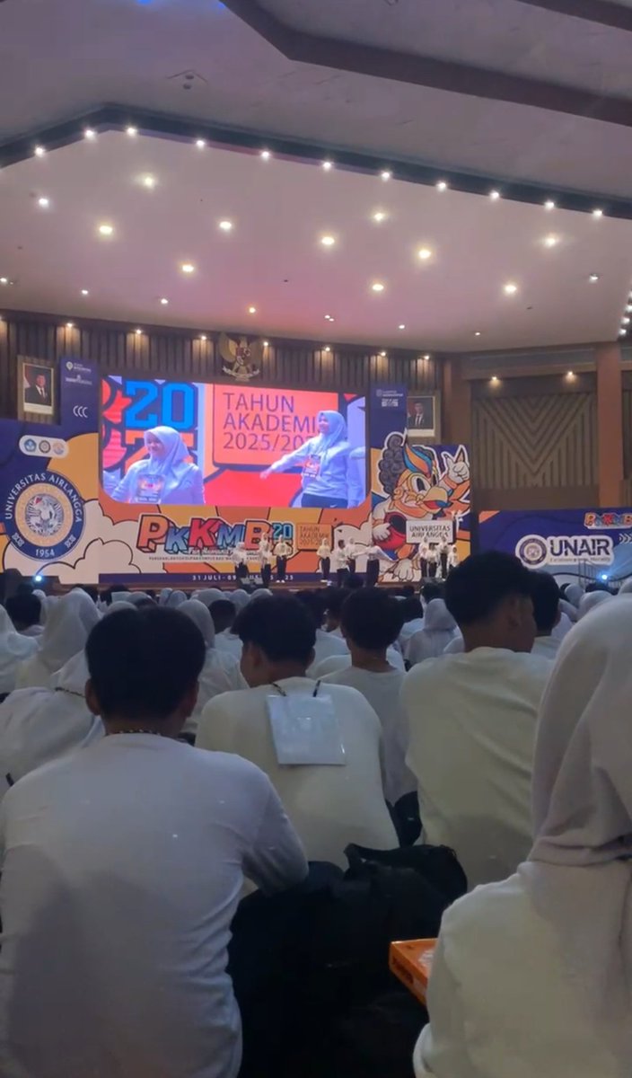 2Setyadi88340's tweet photo. [HARMONI KREASI AMERTA CANDRADIMUKA 2025]

Menurut saya penampilan dari garuda 18 sangat spektakuler. Semua pemeran memainkan dengan semangat dan kompak. 

#CuitanApresiasi #HarmoniKreasi
#Amerta2025
@amerta_unair https://t.co/Fm5VfWNCti