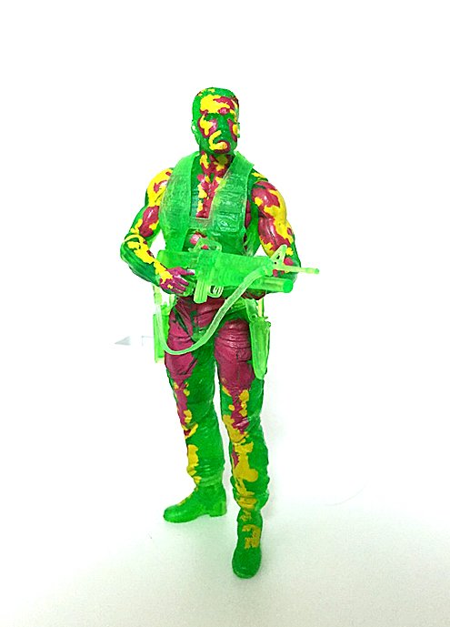 プレデターの視界を再現した「サーマルビジョン・ダッチ」フィギュア