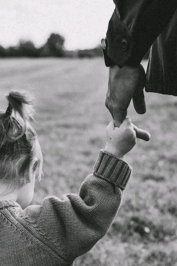 "زمانے کی تبدیلی کو اس بات کی اجازت نہ دو کہ وہ ان لوگوں کے ساتھ تمہارے تعلقات میں دراڑ ڈالے جنہوں نے اپنی زندگیاں تمہارے لیے وقف کر دی ہیں۔" ♥️#اردو_زبان