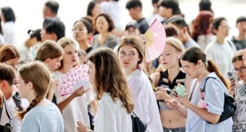 국립중앙박물관 근황

국립중앙박물관은 굿즈만 115억원어치 판매
작년 방문객 378만명으로 세계 박물-미술관 순위 8위 등극
올해 7월에만 69만명 방문