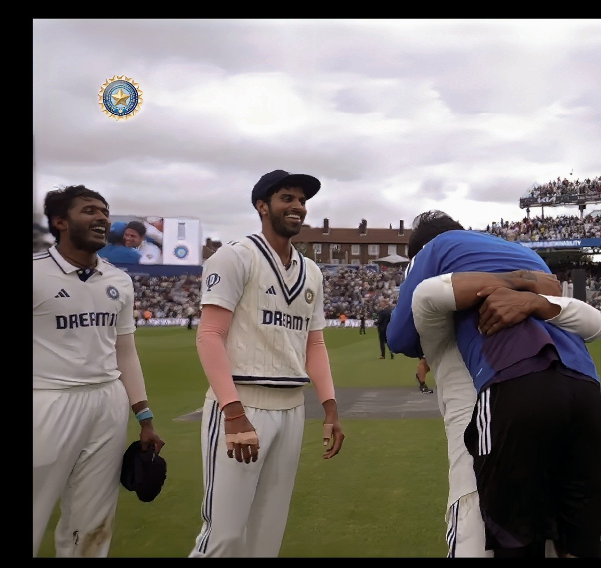 offpacedelivery's tweet image. When Gautam Gambhir became head coach of India , I didn’t think there would be such a good bond between Gambhir and Ravindra Jadeja. ❤️
#ENGvIND
#ENGvINDTest