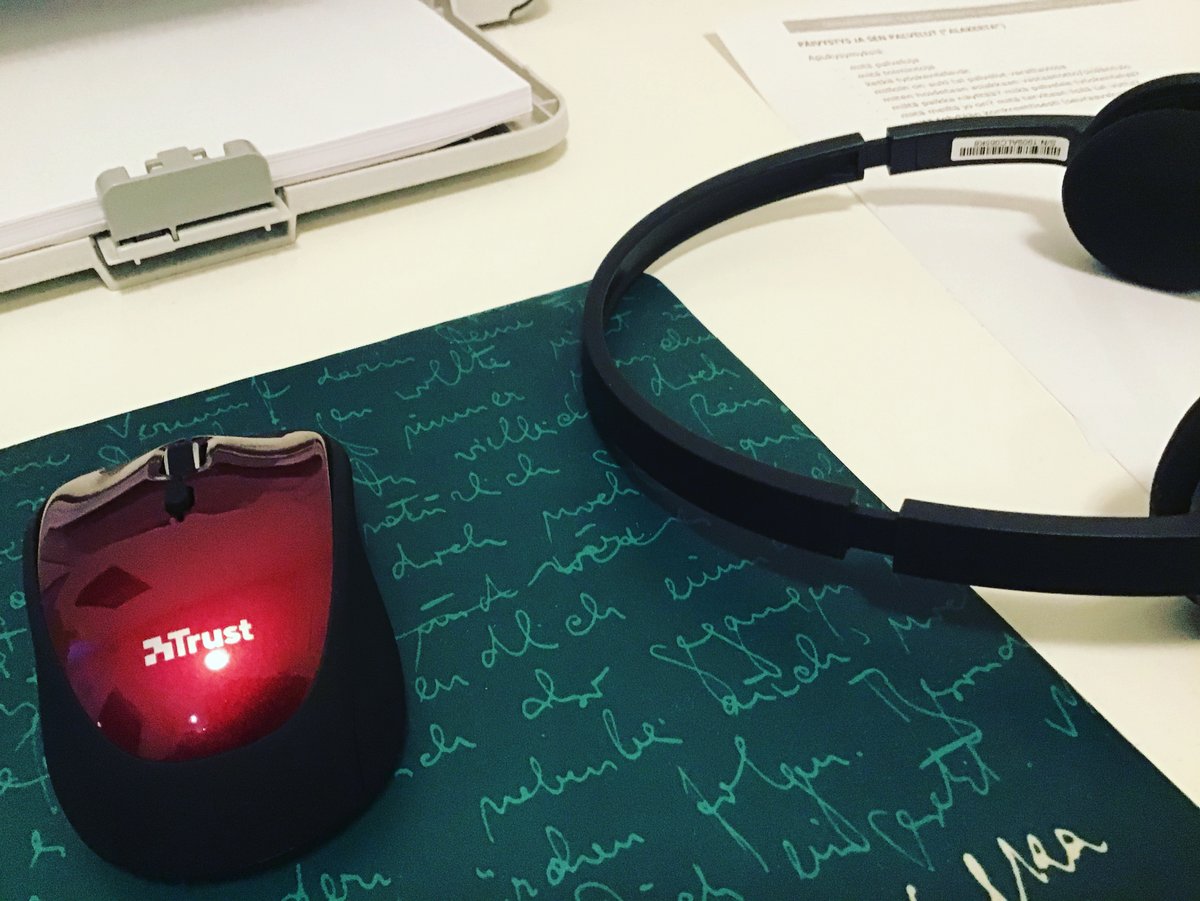 Huomenta. Kaffetta ja tutkimustyötä. Siitä rakentuu hyvä ja huokoisa perjantai. Mukavaa päivää.