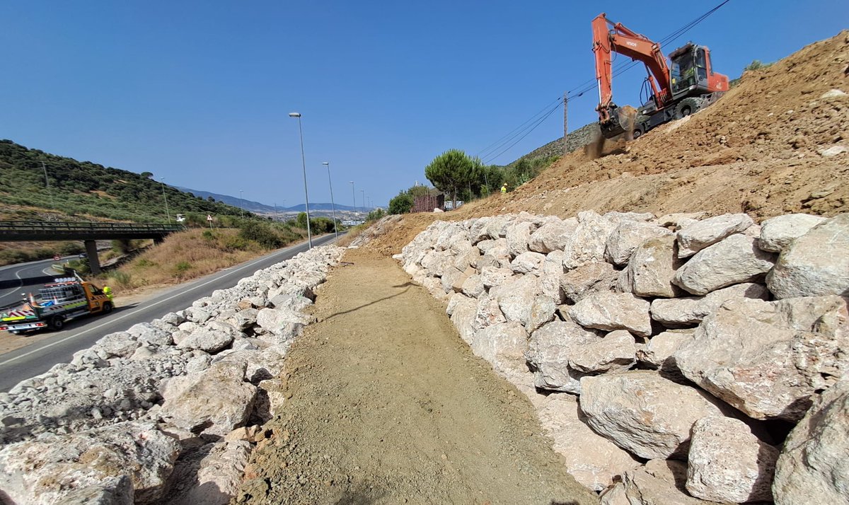 Rocío Díaz Jiménez (@rocio_diazj) on Twitter photo La #SeguridadVial es una de las prioridades del Gobierno de <a href="/JuanMa_Moreno/">Juanma Moreno</a>.
Avanzamos en las obras del muro de escollera para evitar deslizamientos en la carretera A-384, en el término municipal de #Algodonales.
¡Seguimos! La #SeguridadVial es una de las prioridades del Gobierno de <a href="/JuanMa_Moreno/">Juanma Moreno</a>.
Avanzamos en las obras del muro de escollera para evitar deslizamientos en la carretera A-384, en el término municipal de #Algodonales.
¡Seguimos!