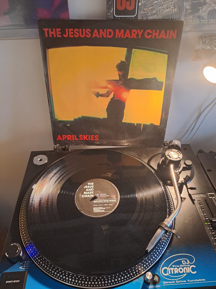 THE JESUS AND MARY CHAIN - APRIL SKIES 12"

"Hey honey what you trying to say
As I stand here
Don't you walk away
And the world comes tumbling down"

<a href="/TheMaryChain/">TheMaryChain</a>