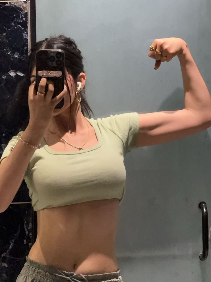 GxkbORSbEAIT1h5?format=jpg&name=900x900