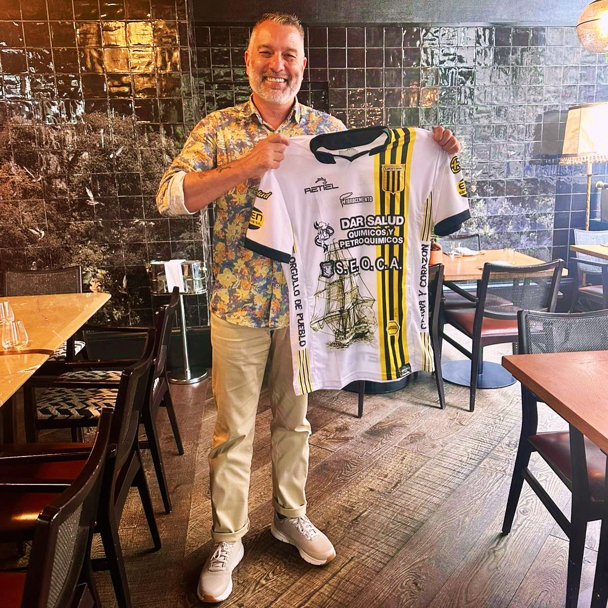 Guillem Balague (@guillembalague) on Twitter photo Big love to <a href="/SurpriseShirts/">Surprise Shirts</a> for the absolute gem of a jersey! 🔥🙌🏼
Unexpected and unreal – just how I like it. 👕💯 Big love to <a href="/SurpriseShirts/">Surprise Shirts</a> for the absolute gem of a jersey! 🔥🙌🏼
Unexpected and unreal – just how I like it. 👕💯