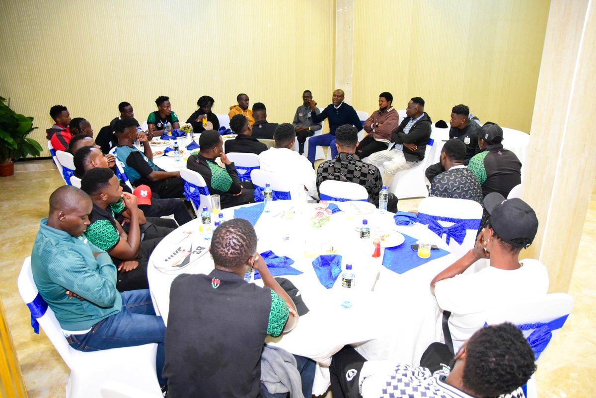 OfficialGMFC's tweet photo. 🟢 | THE MEETING 

Coach Charles Akonnor and his technical staff in their first meeting with players ahead of the pre-season training.

#Sirkal  | #SportPesaNaGor https://t.co/Ie8XVKTdGe