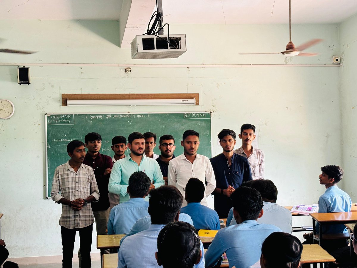 ABVPGujarat's tweet image. #ABVPRajkot મહાનગર દ્વારા કેમ્પસ મહત્તમ #MembershipDrive અંતર્ગત વિવિધ કોલેજોમાં વિદ્યાર્થીઓની સદસ્યતા કરવામાં આવી. જેમાં પ્રદેશ મીડિયા સંયોજક શ્રી પૂર્વિલભાઈ પટેલ ઉપસ્થિત રહ્યાં.

#ABVPGujarat
#JoinABVP
#MembershipDrive