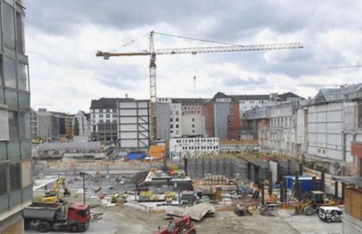 Die Stadt München hat sich was tolles einfallen lassen: Wenn Baustellen „zu langsam“ vorangehen, soll das bis zu 12 Euro Strafe pro qm Baustelle kosten.

Gilt nicht für öffentliche Baustellen. Natürlich nicht.