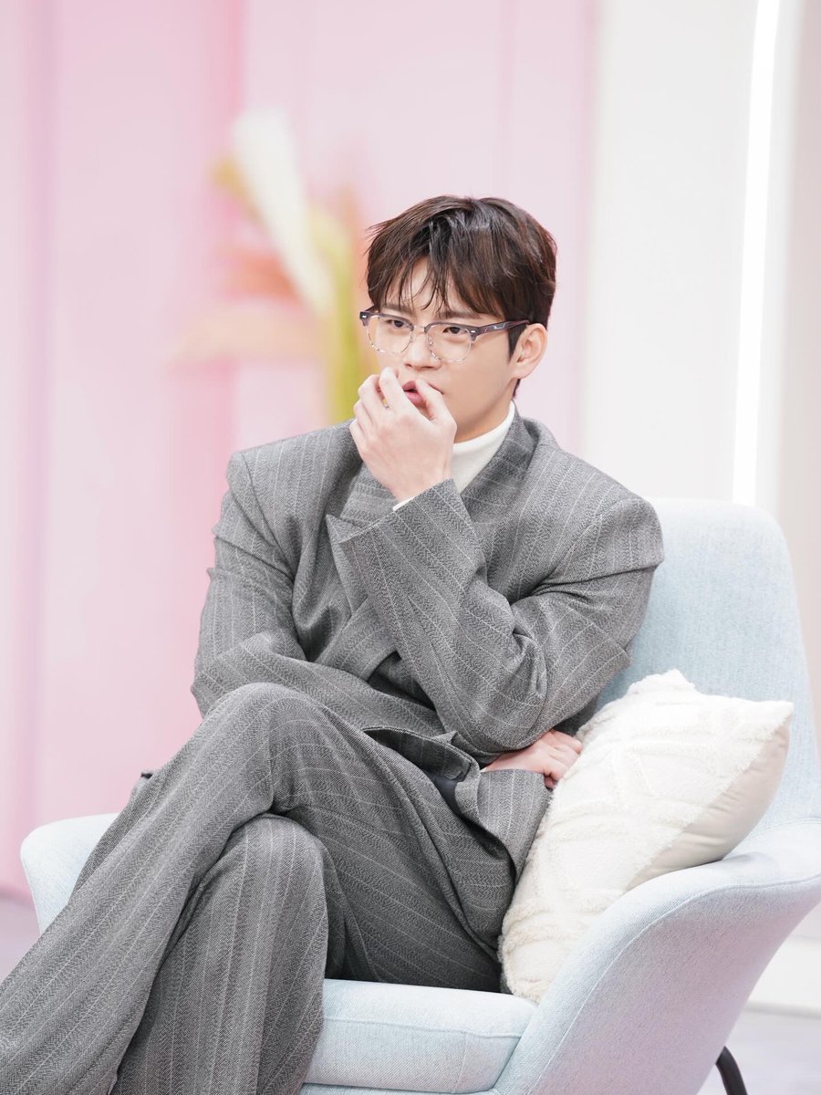 storyjcompany's tweet image. [#📝]
넷플릭스 예능 &amp;lt;모태솔로지만 연애는 하고 싶어&amp;gt; 과몰입러 인국 배우의 마지막 촬영 현장! 진짜 굿바이야... 👋🏻💓

📸 m.blog.naver.com/storyjcompany_…

#서인국 #SeoInGuk #ソ・イングク @Whatsup_Inguk  
#넷플릭스 #NETFLIX #예능 
#모태솔로지만연애는하고싶어 #BetterLateThanSingle 
#비하인드…