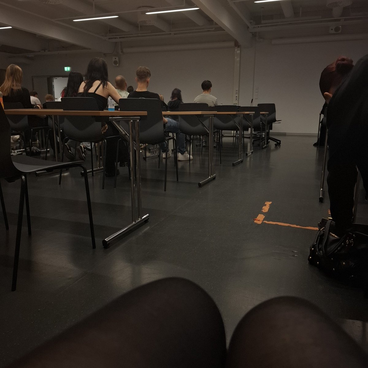 mehusomething's tweet image. two really pretty girls said hi to me.. they turned around and said hi to ME.. hmmmpphhh..... i shouldve asked their names or followed them when they got up..