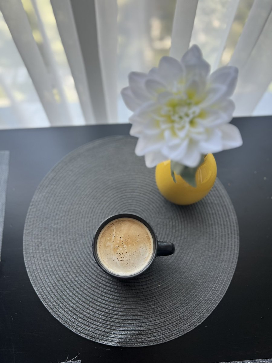 GTarabuta's tweet photo. Sometimes, a girl just needs a good coffee and a great view - that’s what i call a perfect #holiday ❤️ https://t.co/afVhd3oQob