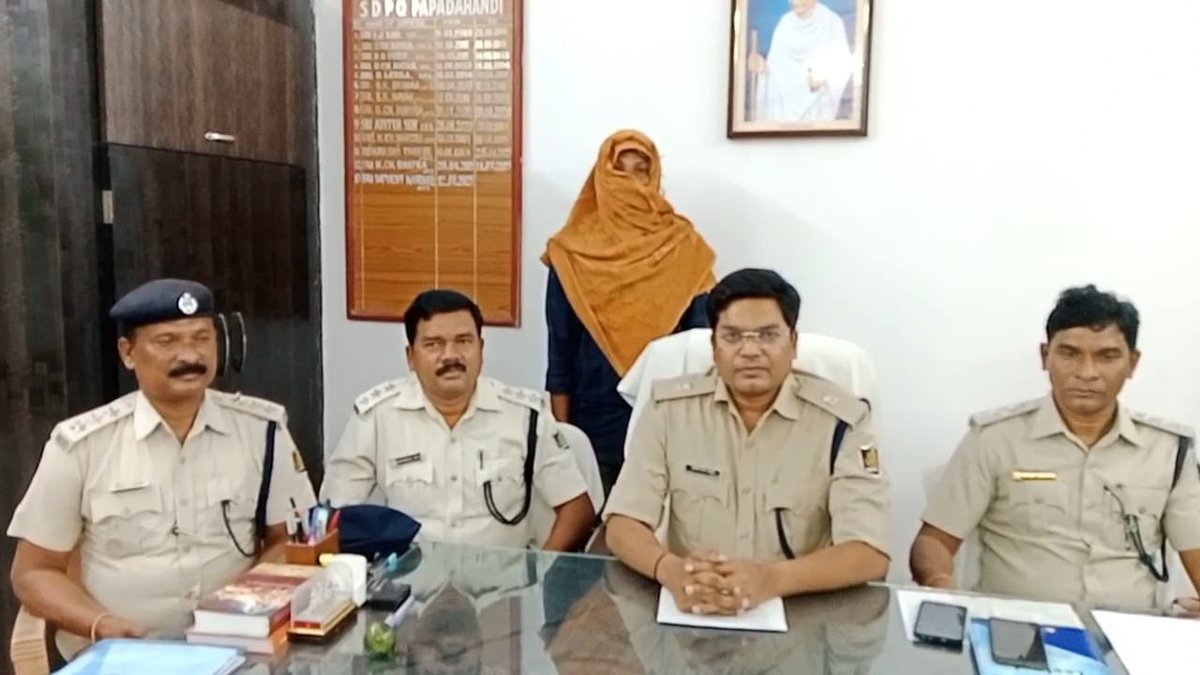 Nabarangpur Police (@spnabarangpur) on Twitter photo Accused person in connection with Kosagumuda Murder case has been forwarded within 24 hours of the case. SDPO Papadahandi & IIC played an imp part & detected the case. The case will be fast tacked for quick justice. <a href="/DGPOdisha/">DGP, Odisha</a> <a href="/homeodisha/">Home Department, Govt. of Odisha</a> <a href="/digswrkoraput/">DIGP, SWR Koraput, Odisha</a> Accused person in connection with Kosagumuda Murder case has been forwarded within 24 hours of the case. SDPO Papadahandi & IIC played an imp part & detected the case. The case will be fast tacked for quick justice. <a href="/DGPOdisha/">DGP, Odisha</a> <a href="/homeodisha/">Home Department, Govt. of Odisha</a> <a href="/digswrkoraput/">DIGP, SWR Koraput, Odisha</a>
