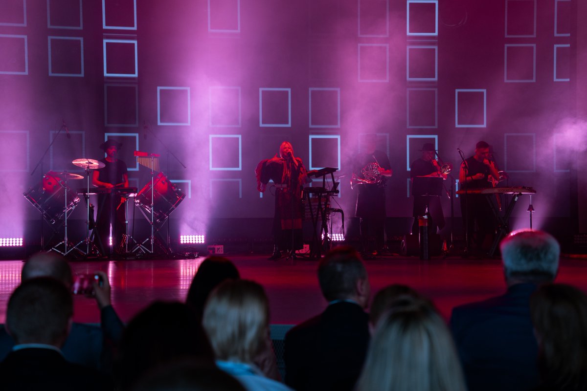 expo2025czechia's tweet photo. “Values Are Not for Sale.” 🇺🇦
Ukraine’s National Day at #EXPO2025 brought powerful words from First Lady Olena Zelenska – and music from ONUKA that carried strength, identity, and hope.
A reminder: solidarity is not symbolic. It’s essential.
#WeStayWithUkraine https://t.co/jXteARHV6j