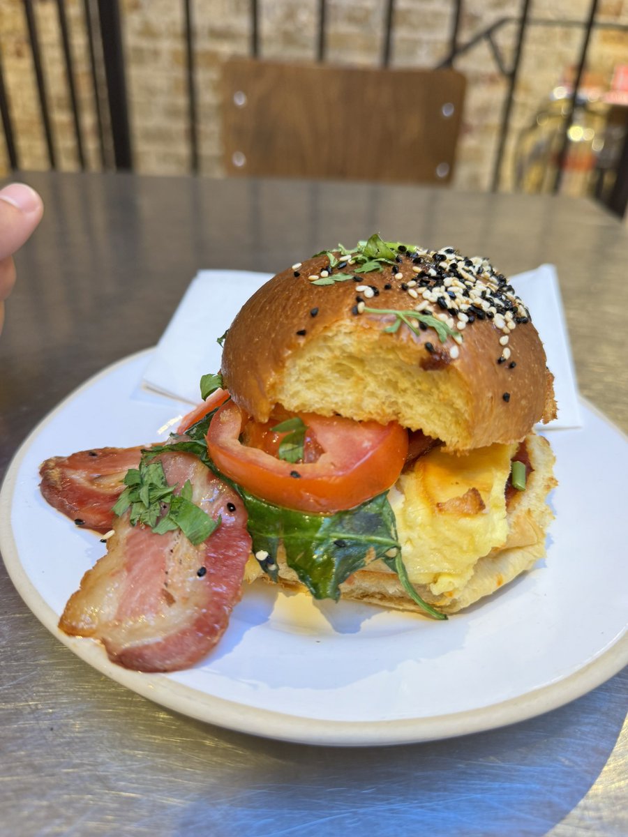 Morning boys 

Gail’s breakfast slider this morning, eating out will come to a stop on Thursday when I land back in paradise 🤣😎

Our NAP today has been absolutely pumped, today is going to be a good day 🔥