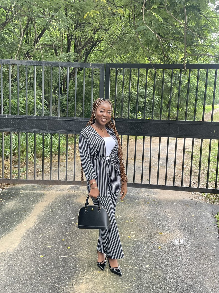 _oluwasholar_'s tweet image. Day 1: Corporate Day ✅