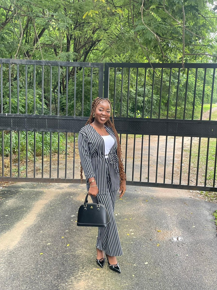 _oluwasholar_'s tweet image. Day 1: Corporate Day ✅