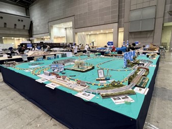 【今年のMP出展者様56】
S&amp;BR様
きかんしゃトーマス及び英国型の愛好家サークルです。JAMなどのイベントを中心に活動しています。 車両・ジオラマ共に様々なスケールでトーマスの世界観を再現した展示を行います。
kokusaitetsudoumokei-convention.jp/2025_mp/#56