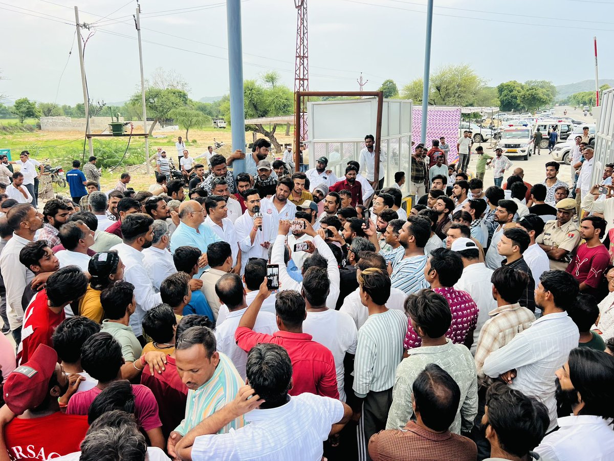 मंगलाना टोल प्लाज़ा पर टोल फ्री कराने के लिए धरने पर बड़े भाई <a href="/RamniwasGawriya/">Ramniwas Gawriya</a> जी🎉🙌