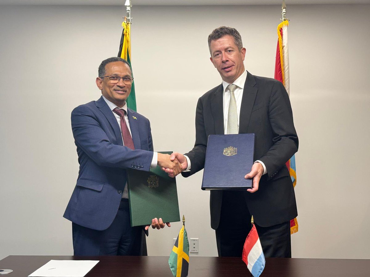 On 31 July 2025, Amb Olivier Maes had the honor to sign with his colleague Amb Brian Wallace the Air Services Agreement between Jamaica and Luxembourg. This agreement establishes a solid framework for aviation activities, including cargo, between our two countries 
🇯🇲🤝🇱🇺✍️✈️