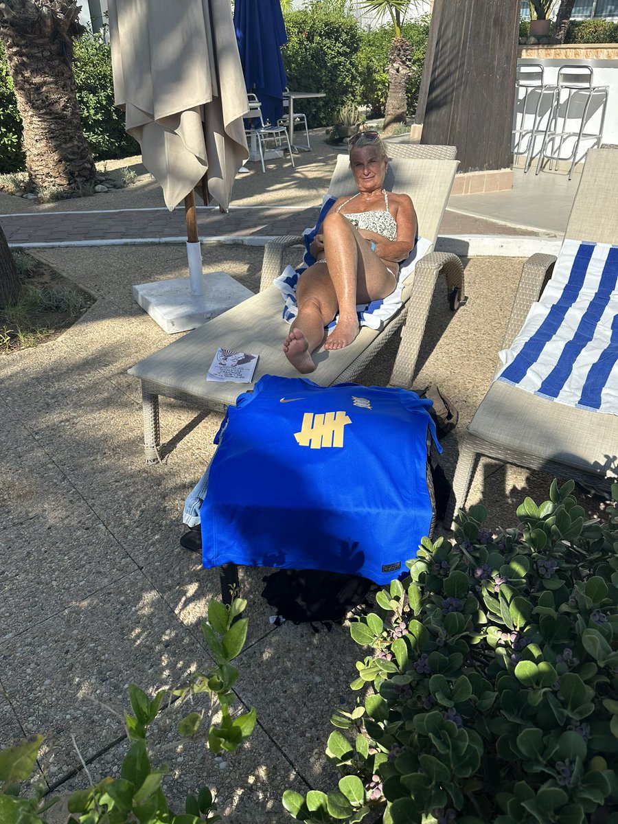 Mike Hall ๐ด๓ ง๓ ข๓ ฅ๓ ฎ๓ ง๓ ฟ (@mikefrombrum) on Twitter photo When the missus canโt help herself cos a load of cockneys turned up yesterday and 4 cov fans giving it large ๐คฃ <a href="/sharona_Hall_/">Sharon Hall</a> <a href="/BCFC/">Birmingham City FC</a> #LovingTunisia #Championship ๐ When the missus canโt help herself cos a load of cockneys turned up yesterday and 4 cov fans giving it large ๐คฃ <a href="/sharona_Hall_/">Sharon Hall</a> <a href="/BCFC/">Birmingham City FC</a> #LovingTunisia #Championship ๐