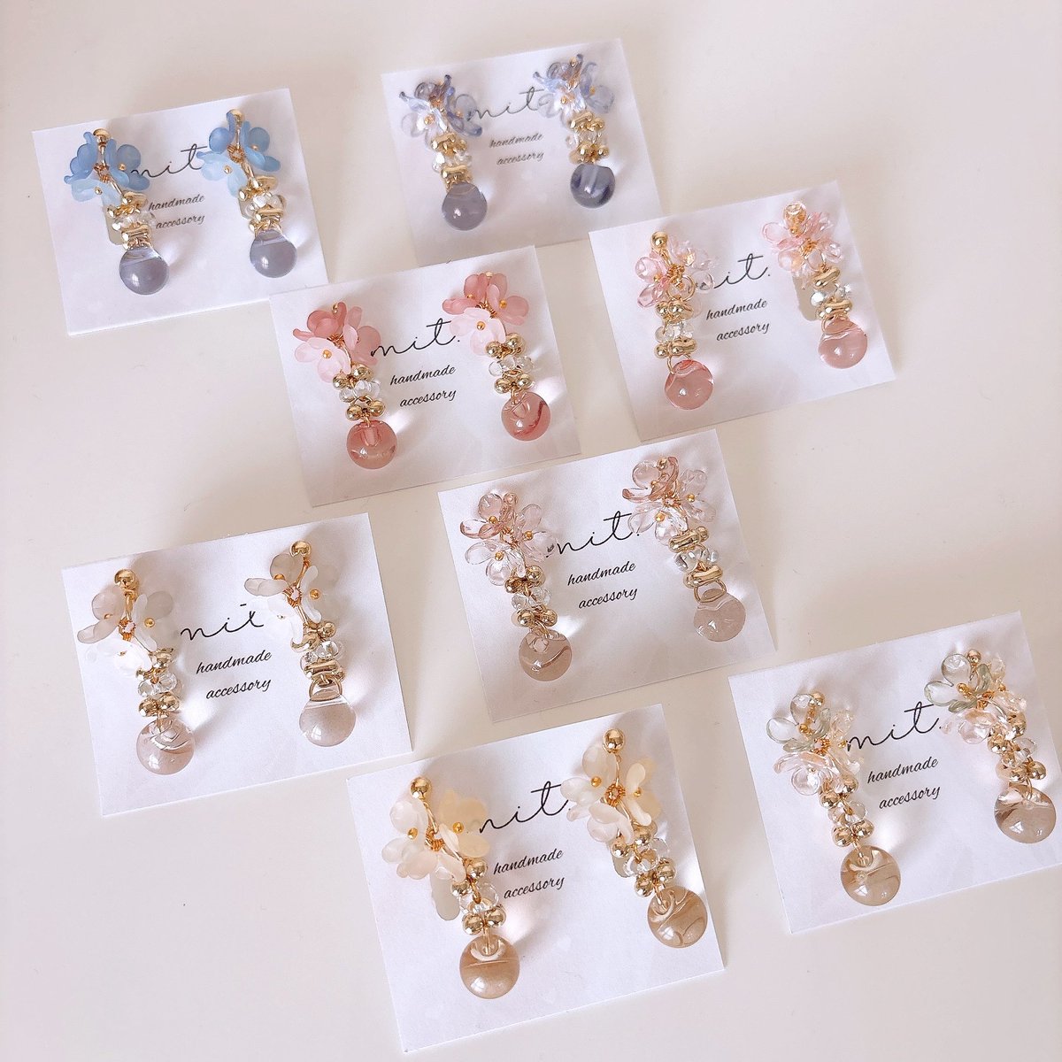 mit_accessory's tweet photo. 委託先へ納品行ってきましたー♪

季節先取りだけどまだ夏の気分も忘れてない！
ほんのーりくすみカラーの手染めビーズアクセサリー.｡.:*♡

#ハンドメイドアクセサリー #ハンドメイドピアス #ハンドメイイヤリング #ハンドメイド委託 #ハンドメイド委託ショップ #くすみカラー #手染めビーズ https://t.co/hKuhd1ddb5