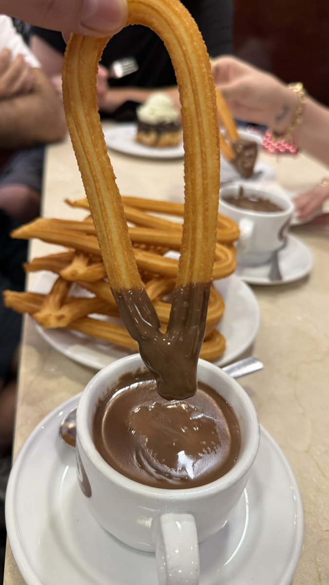 Madrid’de yenilmesi gerekenler yendi. İlla seven, bayılarak yiyen vardır ama bir Adanalı olarak bana pek uymadı🤷🏻‍♂️