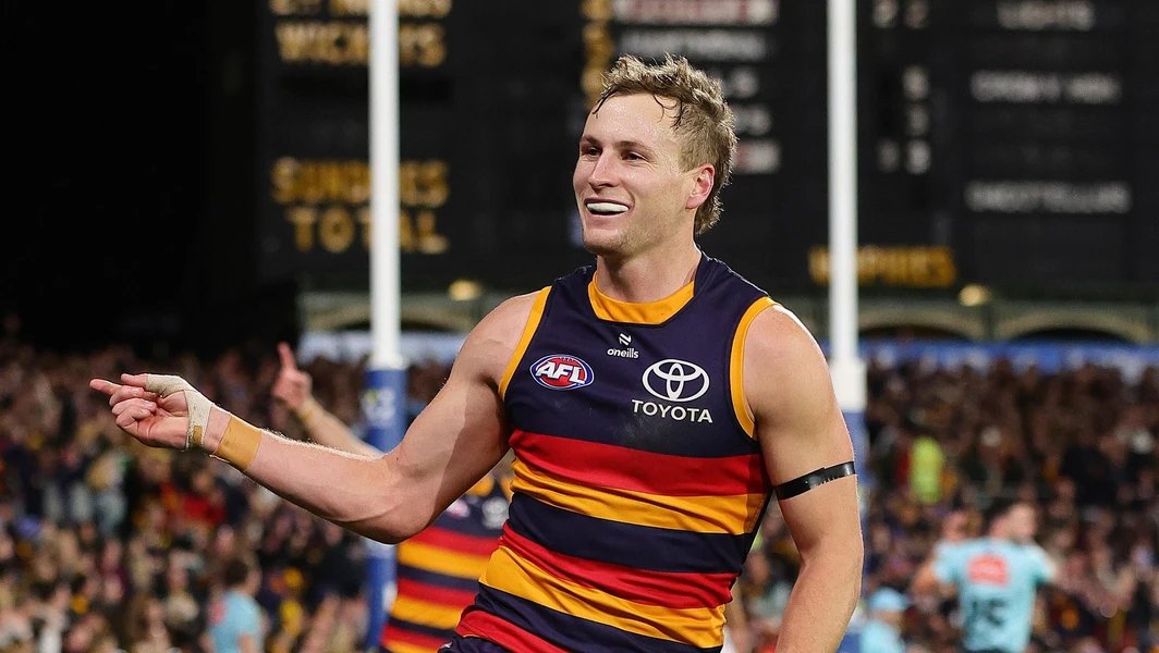 Rowey & Timmy G (@roweyandtimmyg) on Twitter photo "I'd love him to win a Brownlow Medal, and I'd love him to be the All-Australian captain...he's hardly played a bad game over the last three years."
Campo wants the play of <a href="/Adelaide_FC/">Adelaide Crows</a> captain Jordan Dawson to be rewarded 🔥 "I'd love him to win a Brownlow Medal, and I'd love him to be the All-Australian captain...he's hardly played a bad game over the last three years."
Campo wants the play of <a href="/Adelaide_FC/">Adelaide Crows</a> captain Jordan Dawson to be rewarded 🔥