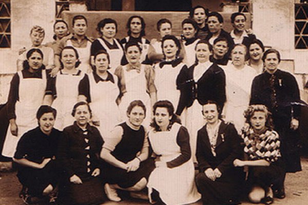 “...no muero por criminal, ni por ladrona, sino por una idea” Dionisia Manzanero, Carmen Barrero, Martina Barroso, Blanca Brisac, Pilar Bueno, Julia Conesa, Adelina García, Elena Gil, Virtudes González, Ana López, Joaquina López, Victoria Muñoz i Luisa Rodríguez. #13rosas