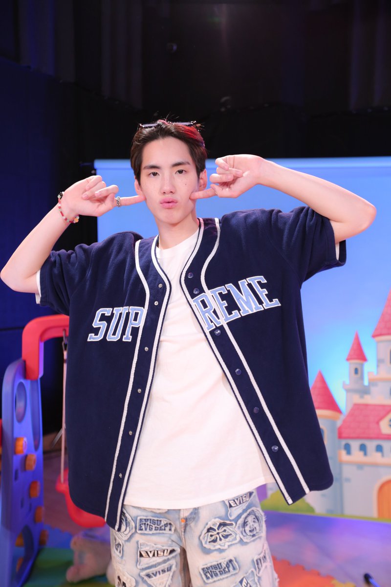 เด็กคนนั้น                              โตมาเป็น..."ภูธัชชัย"
#โตมาเป็นXBUS