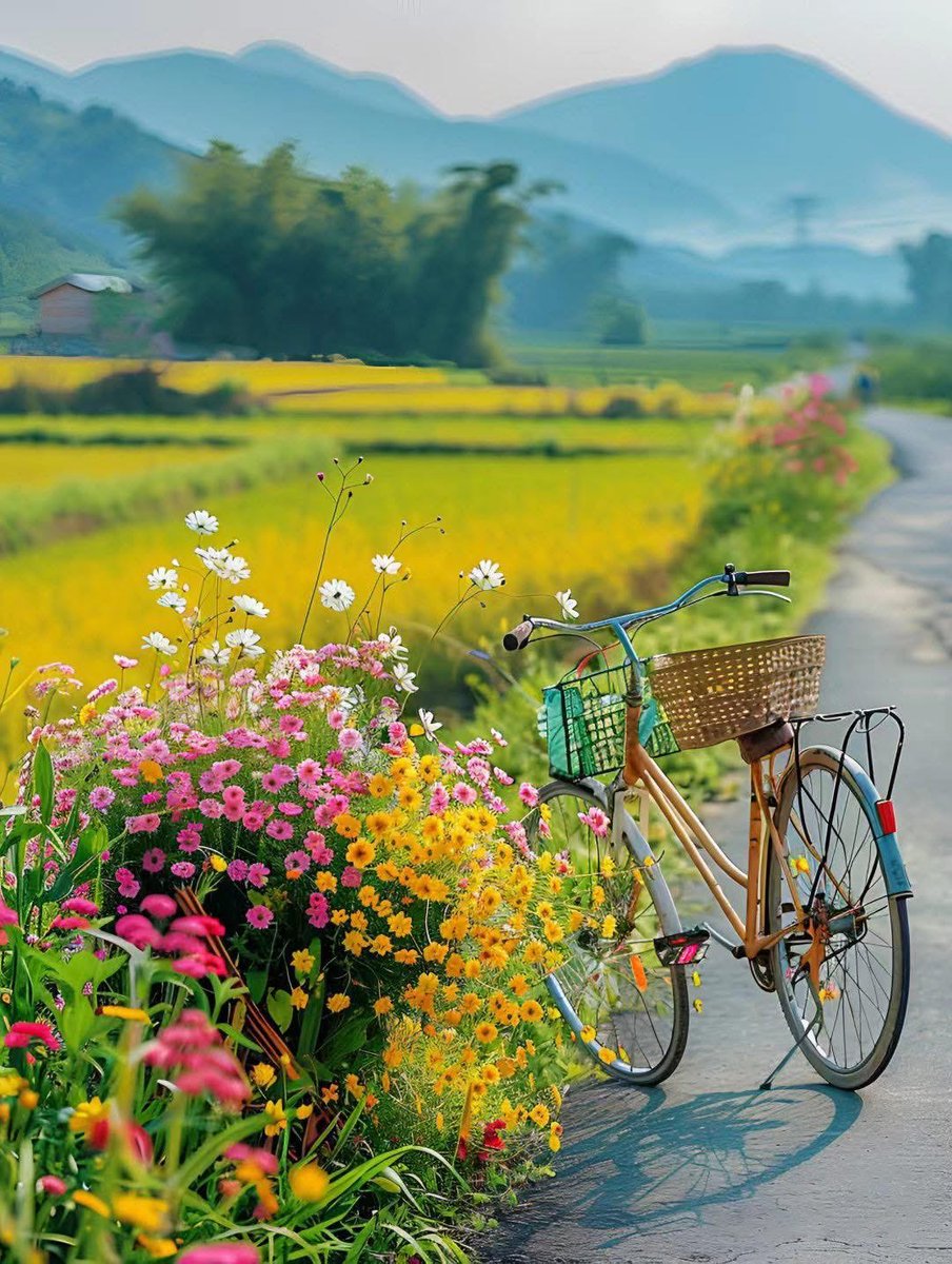 Kendisiyle mutlu olanin kimseyle derdi olmaz..!

#Salı 
#AydınlıkGünlere 🇹🇷