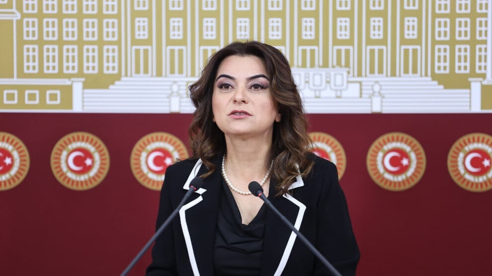 Serokwekîla Koma DEM Partiyê Gulistan Kiliç Koçyîgît diyar kir ku divê komîsyon pêvajoya heyî bi zelalî bimeşîne û di mijarên lihevkirî de civakê agahdar bike.