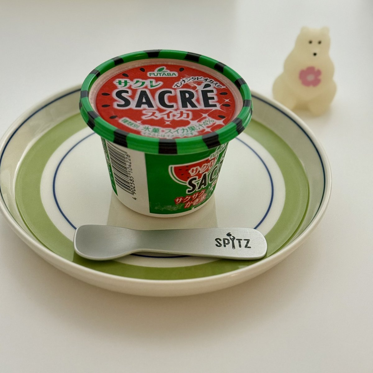 やーっと見っけ✨
サクレ🍉
田舎には売ってないのかと思ってたよ…